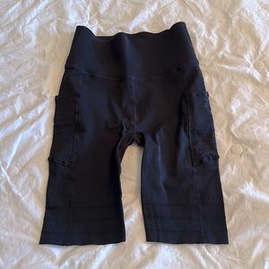 Fabletics SculptKnit 6” High-waisted Short